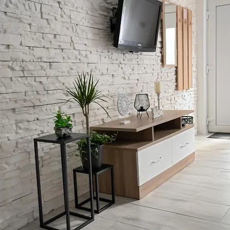 Apartment Angie Kninsko Polje